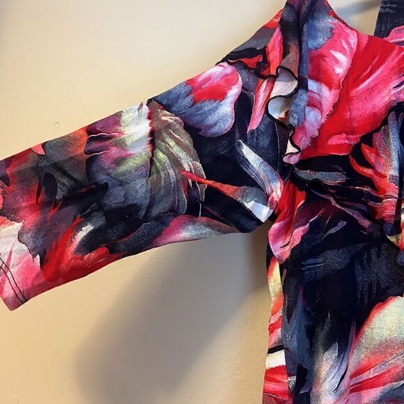 Tropical Print Blouse Size: L - Picture 4 of 7